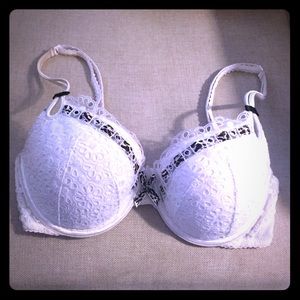 Adorable Victoria’s Secret Lace Bra